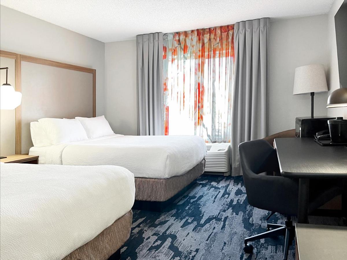 Fairfield Inn & Suites By Marriott Rogers Bagian luar foto